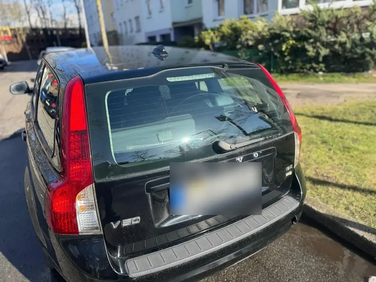 Second-hand Volvo V50 109 CP (80 kW) 2011 Negru Break