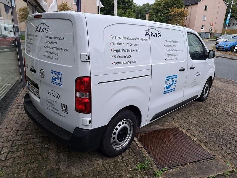 Gebraucht Opel Vivaro Edition 120 PS (88 kW) 2023 Weiß Van / Kleinbus