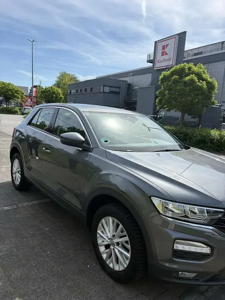 Gebraucht VW T-Roc 150 PS (110 kW) 2019 Grau SUV