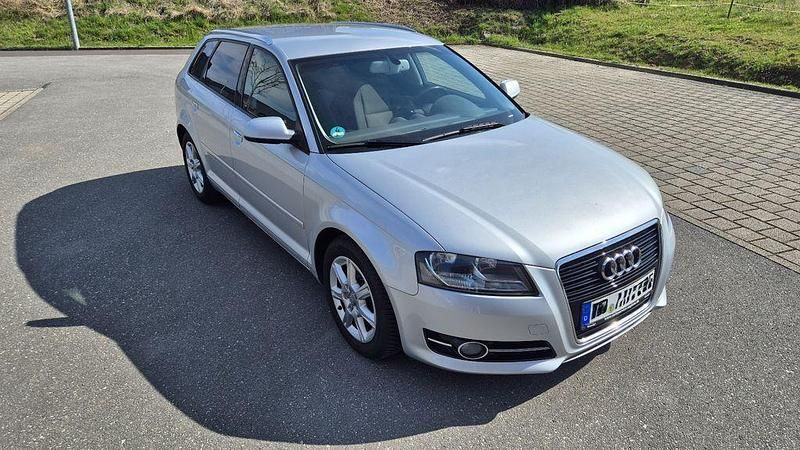 Gebraucht Audi A3 Ambiente 105 PS (77 kW) 2012 Silber Kleinwagen