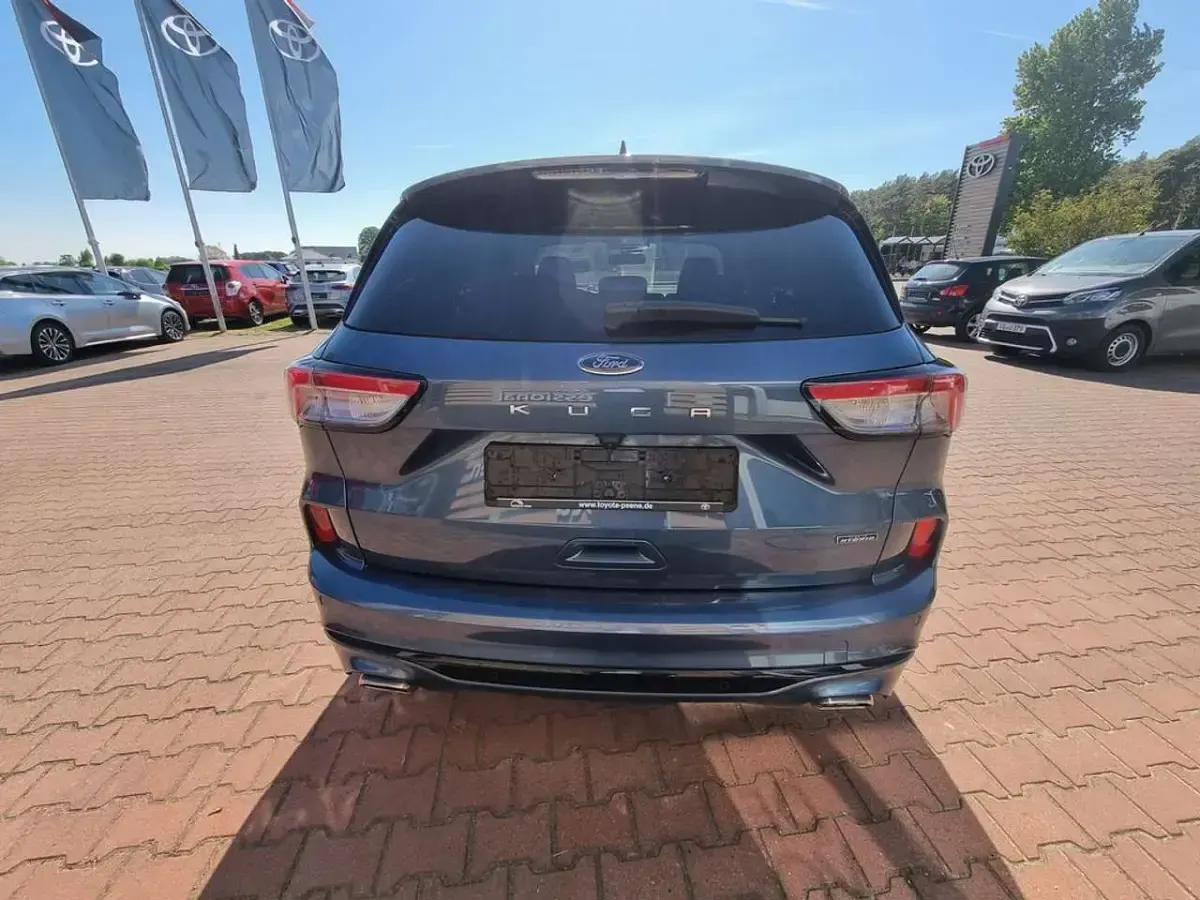 Gebraucht Ford Kuga 152 PS (111 kW) 2022 Blau SUV