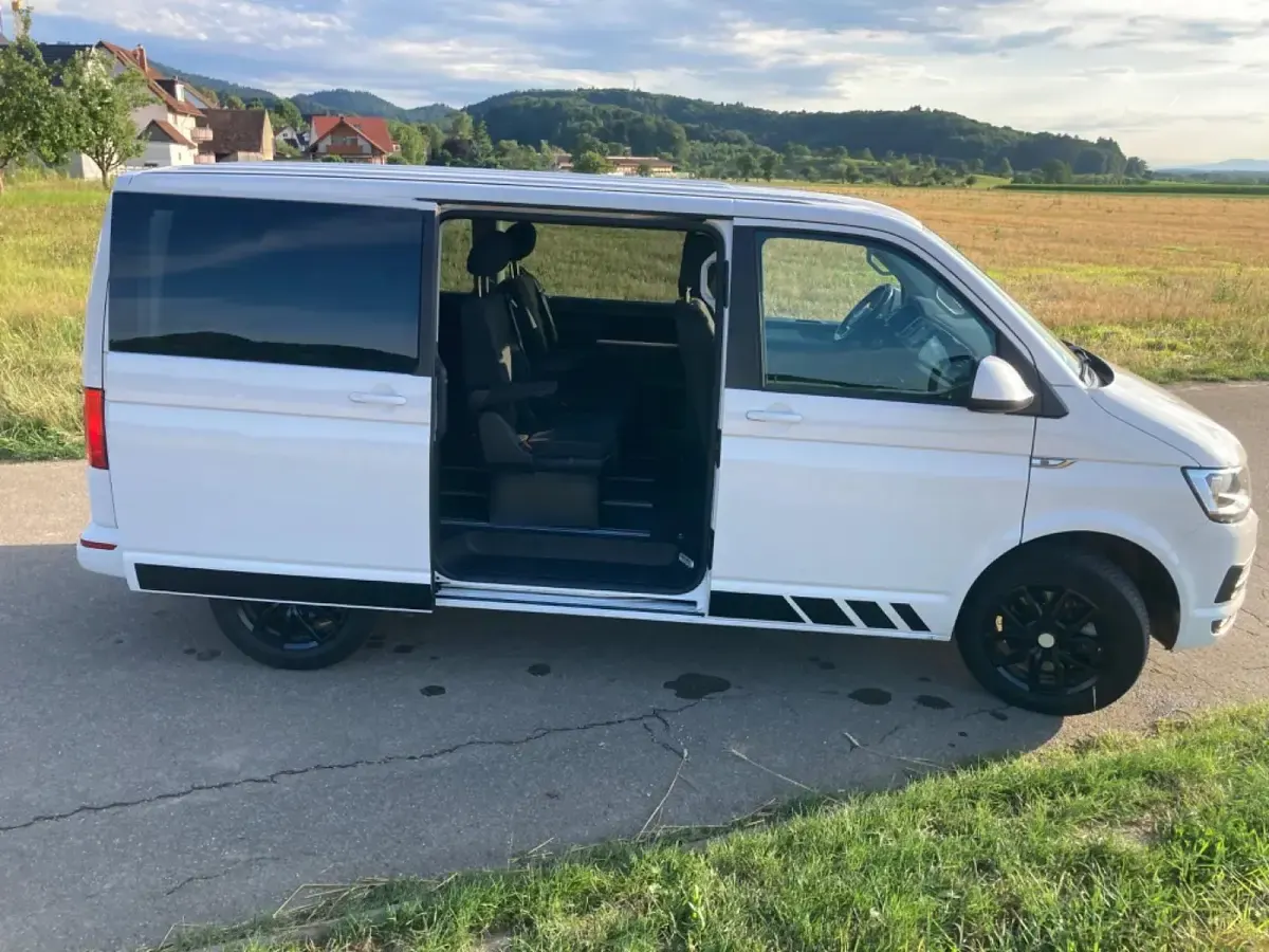 Gebraucht VW Multivan Comfortline 199 PS (146 kW) 2019 Weiß Van / Kleinbus