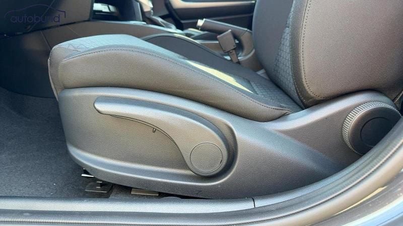 Neu Kia Ceed Best 140 PS (102 kW) 2025 Grau Kleinwagen