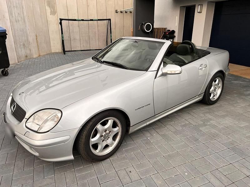 Gebraucht Mercedes SLK200 163 PS (119 kW) 2002 Silber Cabrio