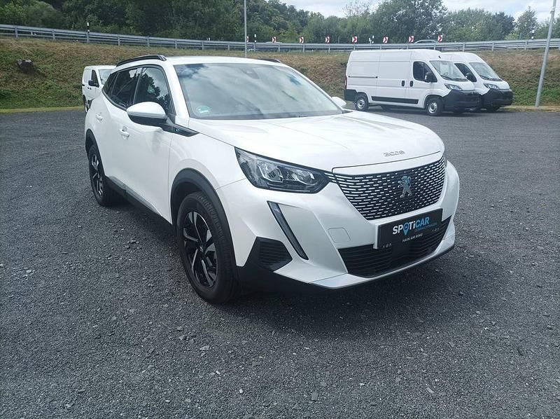 Gebraucht Peugeot e-2008 Allure 100 kW (136 PS) 2021 Weiß SUV