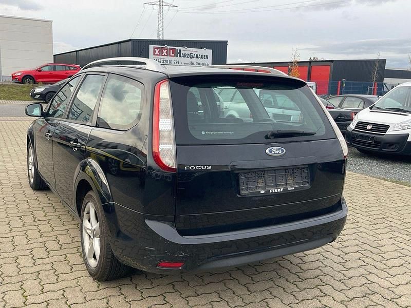 Gebraucht Ford Focus Style 101 PS (74 kW) 2010 Schwarz Kombi