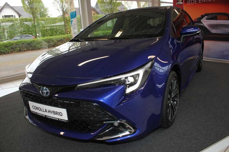Juniper blue Neu 2024 Toyota Corolla Team Limousine | 30.890 € - Bild 1/4