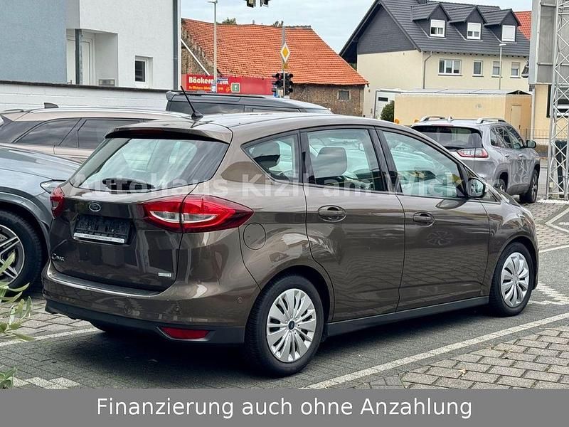 Käytetty Ford C-MAX Cool & Connect 101 HP (74 kW) 2018 Ruskea Tila-auto