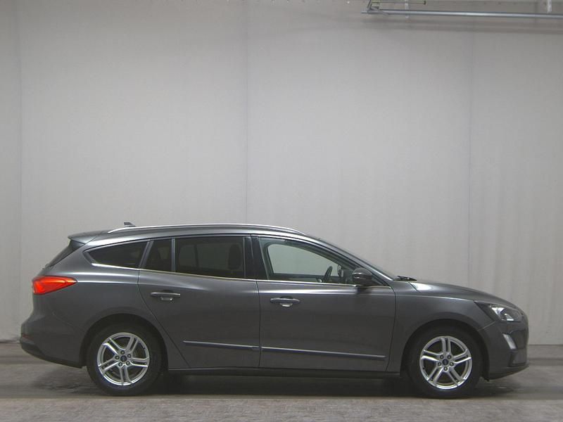 Grau Gebraucht 2020 Ford Focus Cool & Connect Kombi | 8.280 € (Guter Preis) - Bild 1/4