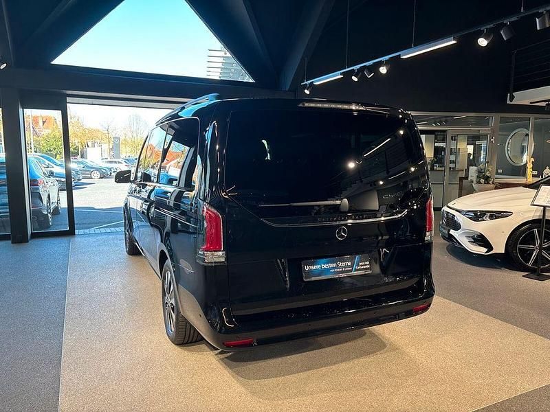 Gebraucht Mercedes V250 Style 190 PS (139 kW) 2024 Schwarz Van / Kleinbus