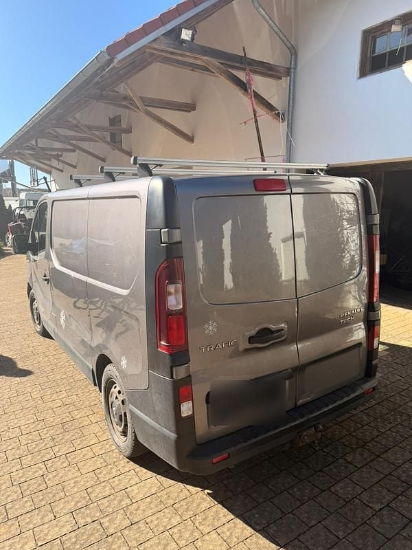 Gebraucht Renault Traffic 145 PS (106 kW) 2017 Grau Van / Kleinbus