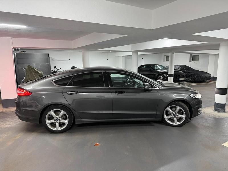 Gebraucht Ford Mondeo Vignale 190 PS (139 kW) 2019 Grau Limousine