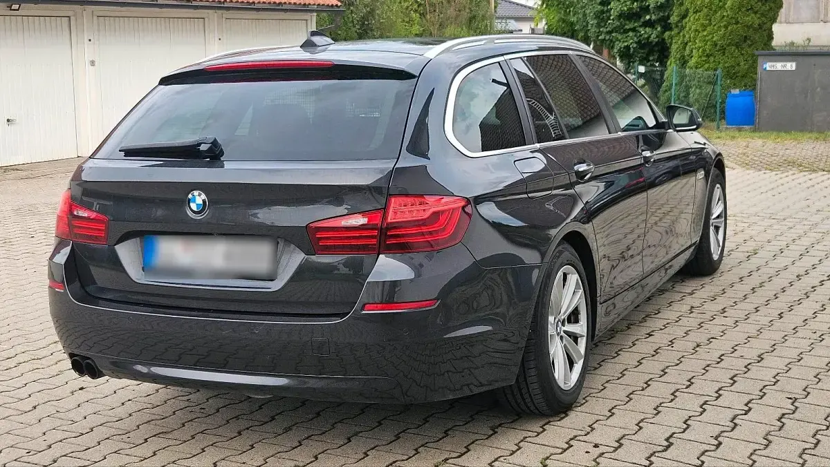 Gebraucht BMW 520 190 PS (139 kW) 2017 Schwarz Kombi
