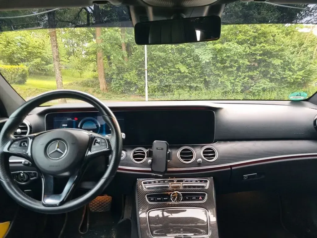 Gebraucht Mercedes E400 Avantgarde 333 PS (244 kW) 2017 Schwarz Limousine