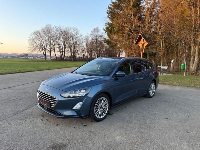 Gebraucht Ford Focus Titanium 120 PS (88 kW) 2020 Blau Kombi