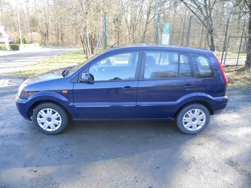 Gebraucht Ford Fusion 80 PS (58 kW) 2010 Blau Kleinwagen