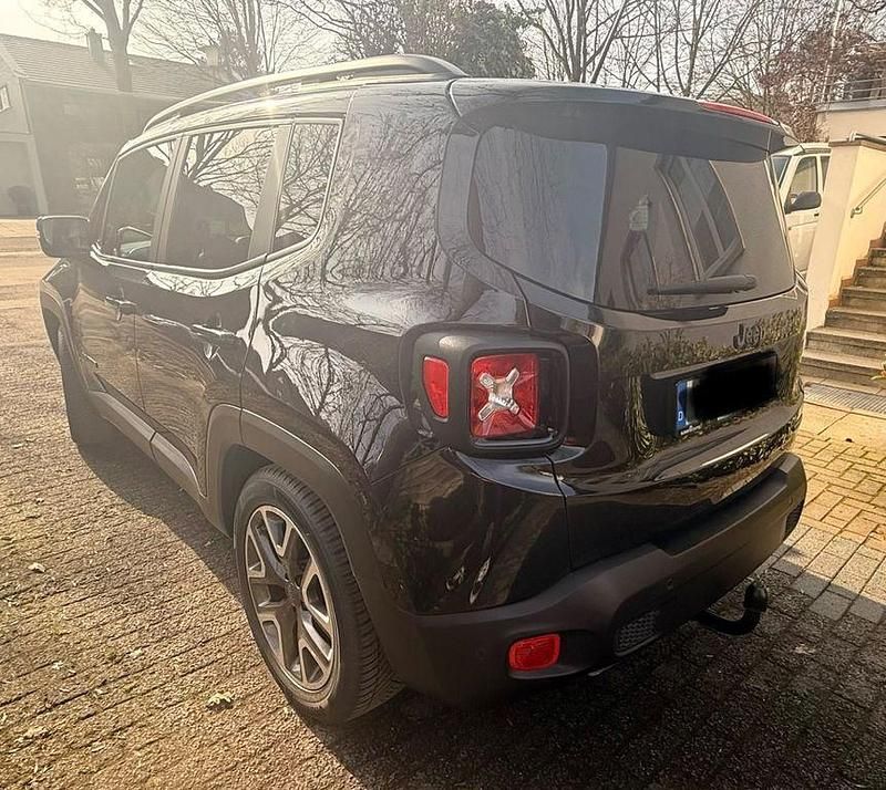Gebraucht Jeep Renegade Night Eagle 110 PS (80 kW) 2017 Schwarz SUV