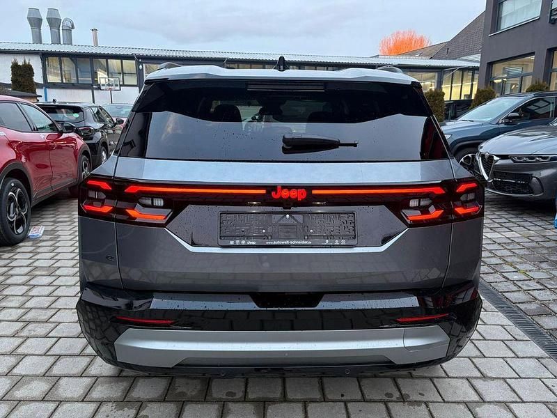 Neu Jeep Compass 145 PS (106 kW) 2025 Grau SUV