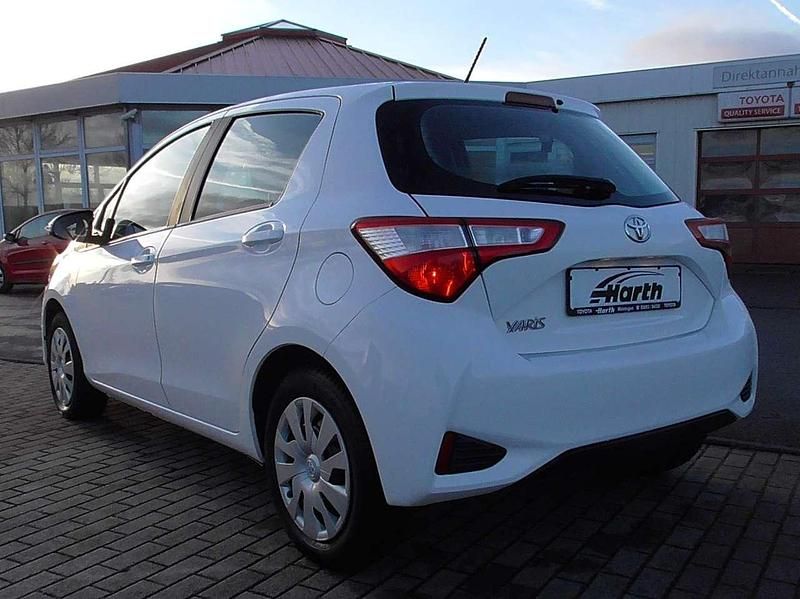 Gebraucht Toyota Yaris 111 PS (81 kW) 2021 Super white Kleinwagen