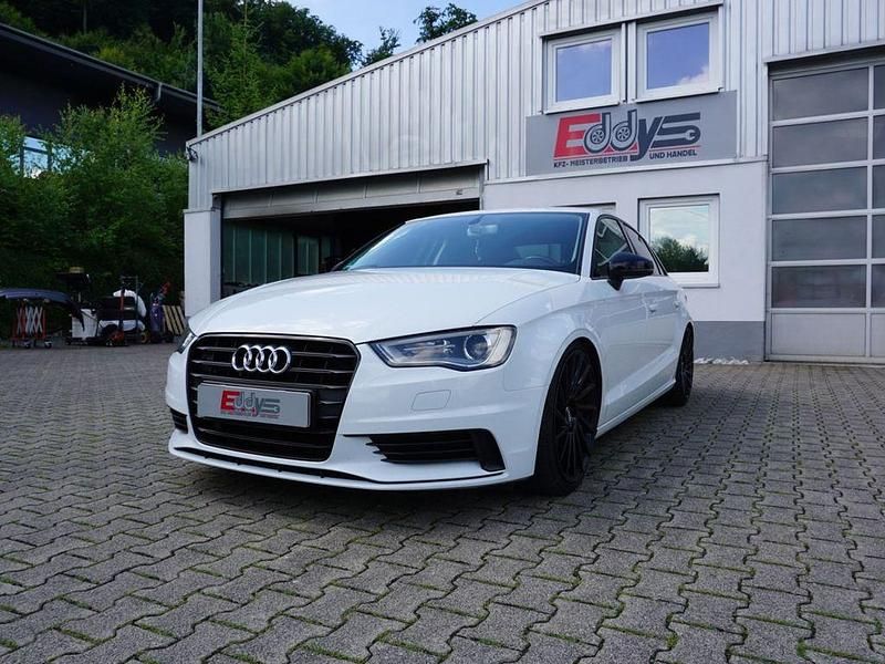 Weiß Gebraucht 2015 Audi A3 Attraction Limousine | 9.240 € (Fairer Preis) - Bild 1/4