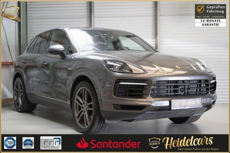 Grau Gebraucht 2020 Porsche Cayenne Chrono SUV | 49.990 € (Guter Preis) - Bild 1/3