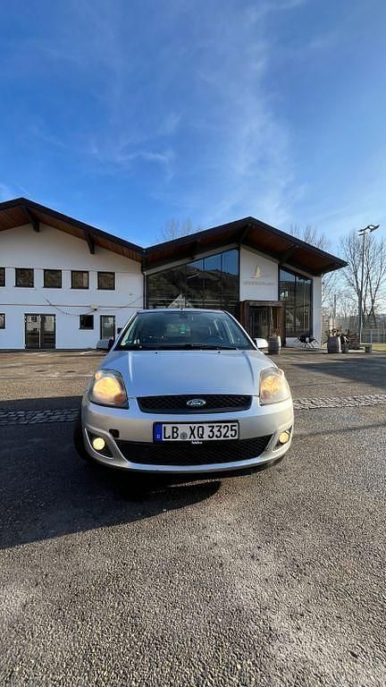 Gebraucht Ford Fiesta Ambiente 80 PS (58 kW) 2008 Grau Limousine