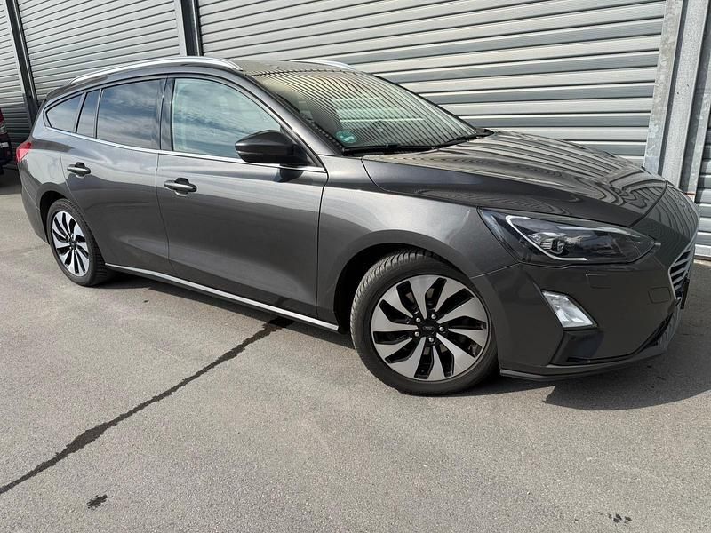 Gebraucht Ford Focus Cool & Connect 125 PS (91 kW) 2018 Grau Kombi