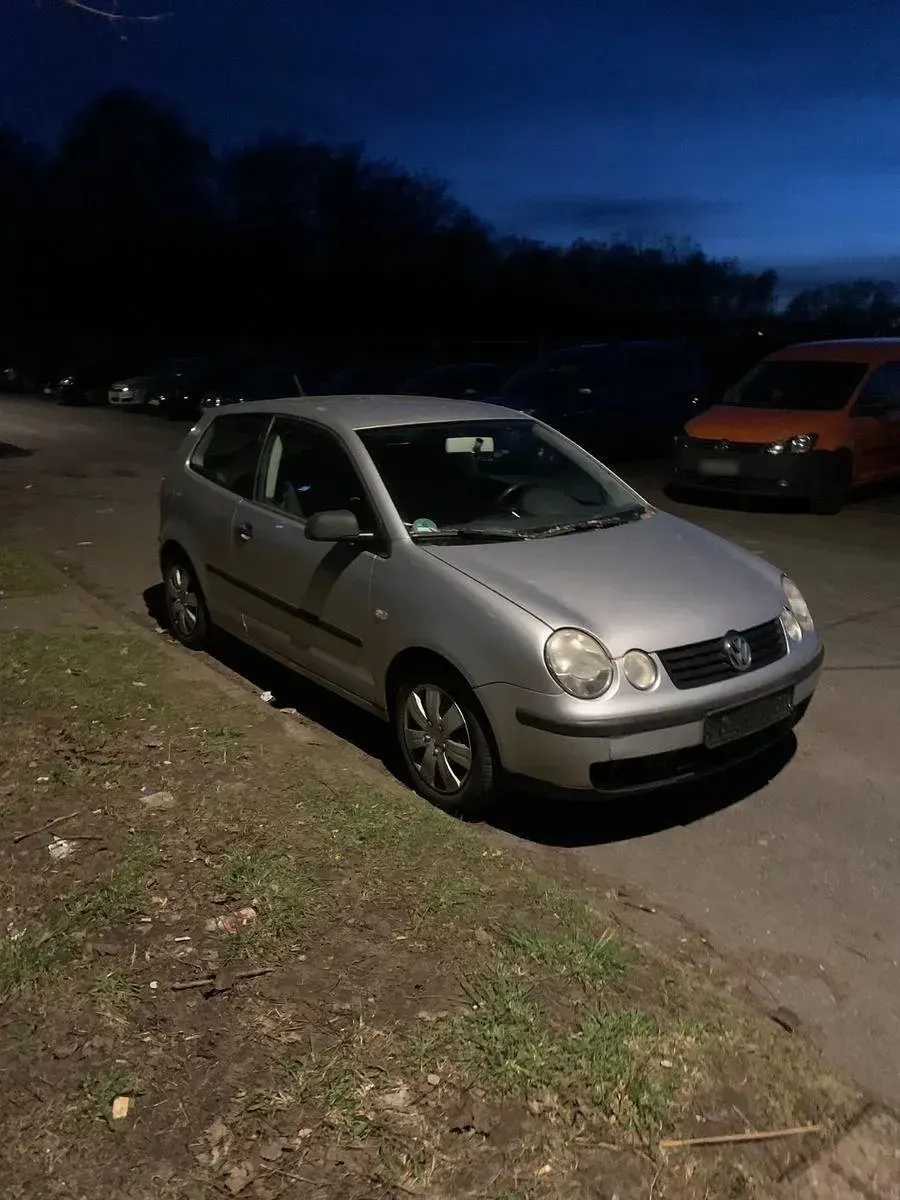 Occasion VW Polo Basis 54 ch (39 kW) 2003 Argent Berline