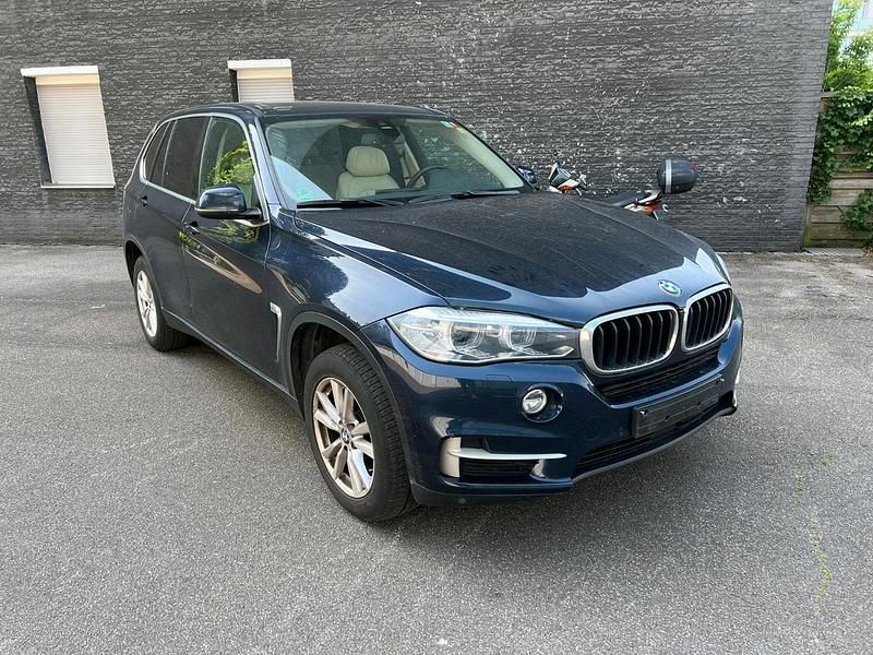 Blau Gebraucht 2018 BMW X5 SUV | 23.950 € - Bild 1/4