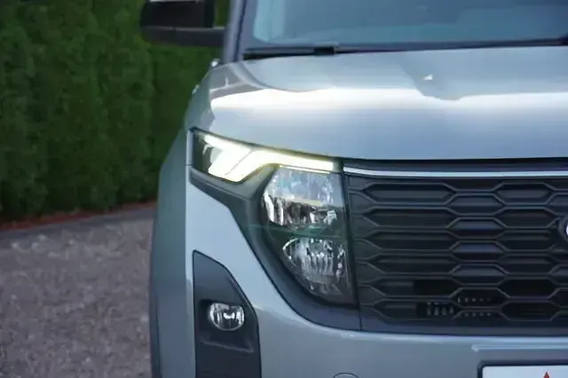 Gebraucht Ford Tourneo Courier Active 125 PS (91 kW) 2025 Solarsilvermet. Van / Kleinbus