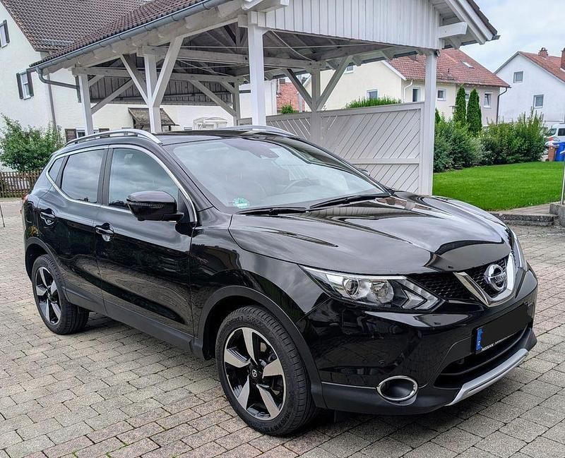 Schwarz Gebraucht 2017 Nissan Qashqai N-Vision SUV | 14.400 € (Fairer Preis) - Bild 1/4