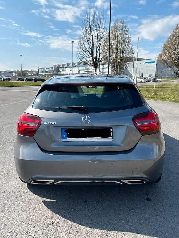 Gebraucht Mercedes A160 102 PS (75 kW) 2016 Grau Limousine