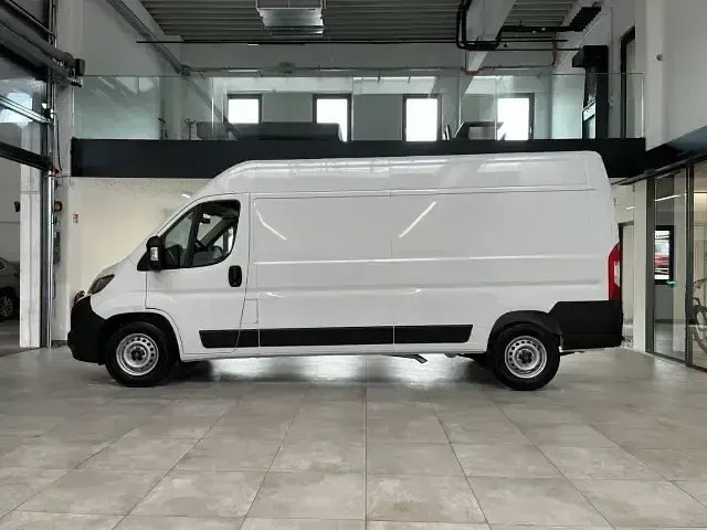 Nowe Citroën Jumper 179 KM (131 kW) 2026 Biały Minivan