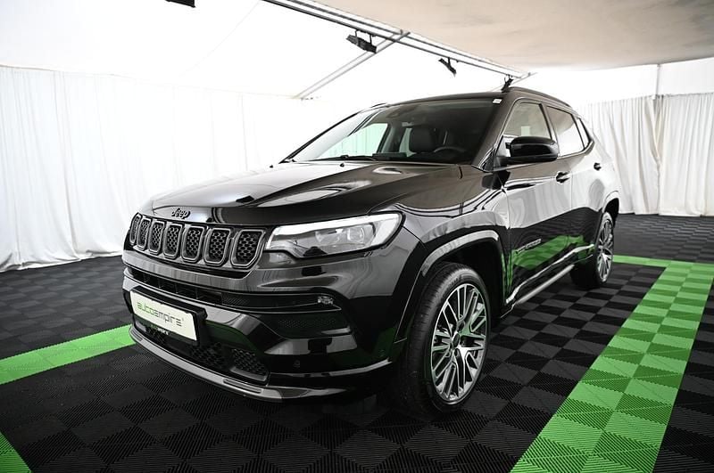 Gebraucht Jeep Compass Summit 96 PS (70 kW) 2025 Schwarz SUV