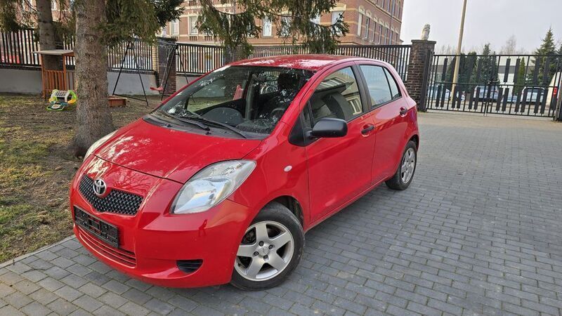 Rot Gebraucht 2007 Toyota Yaris Luna Kleinwagen | 2.100 € (Fairer Preis) - Bild 1/4