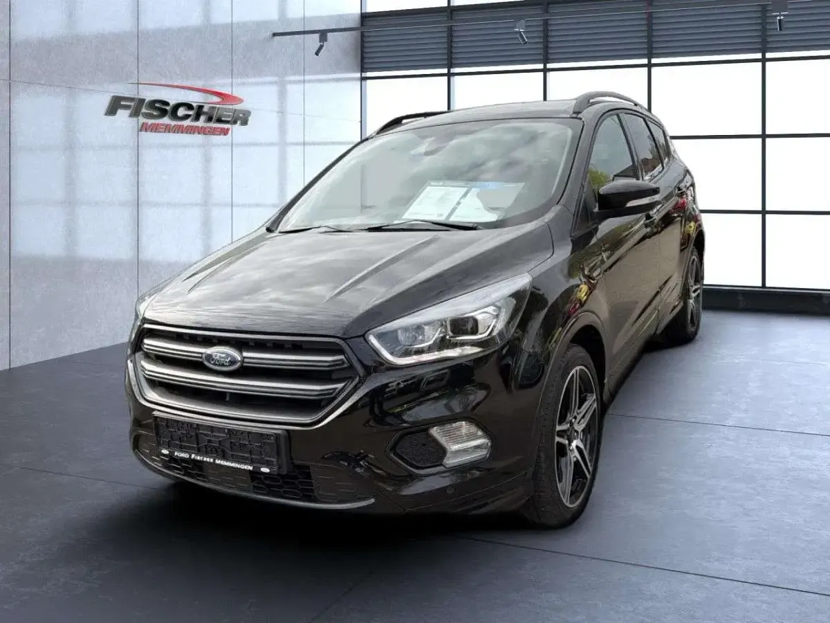 Usado Ford Kuga ST-Line 150 HP (110 kW) 2019 Preto SUV