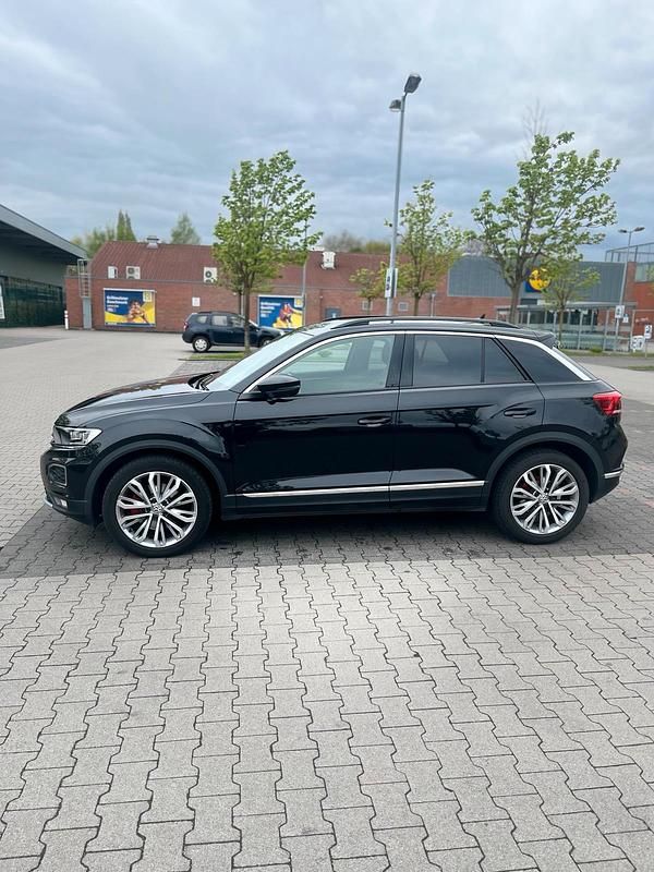 Schwarz Gebraucht 2020 VW T-Roc Sport SUV | 22.900 € (Fairer Preis) - Bild 1/4