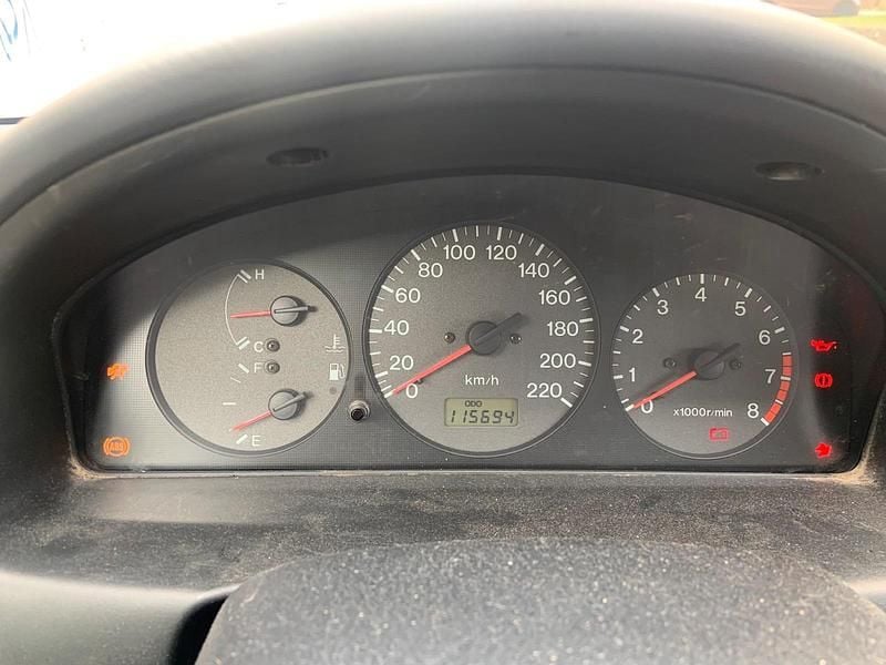 Gebraucht Mazda 323S 88 PS (64 kW) 1999 Grau Kleinwagen