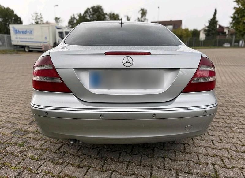 Usata Mercedes CLK270 200 CV (147 kW) 2004 Argento Coupé