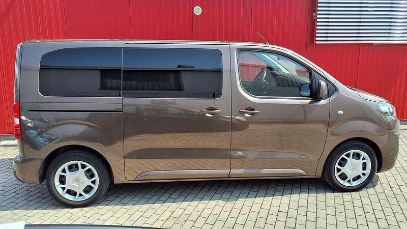 Gebraucht Citroën Spacetourer Feel 150 PS (110 kW) 2019 Richoakbraun Van / Kleinbus