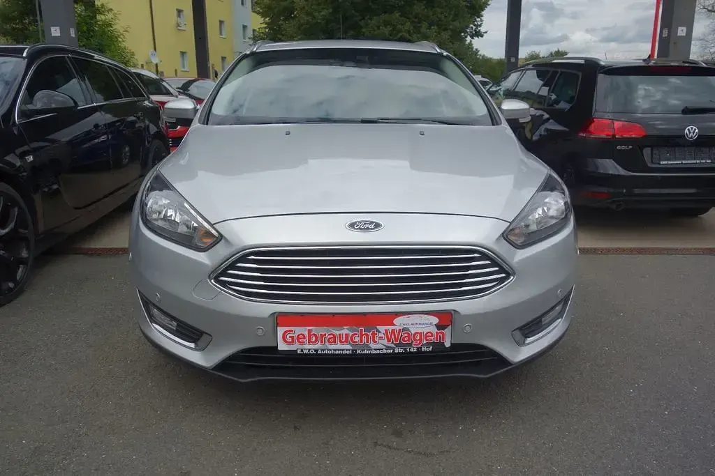 Gebraucht Ford Focus Titanium 120 PS (88 kW) 2015 Silber Limousine
