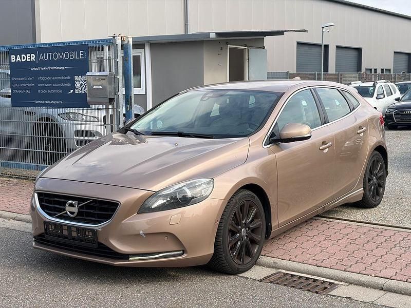 Beige Gebraucht 2013 Volvo V40 Summum Kombi | 5.500 € (Guter Preis) - Bild 1/4