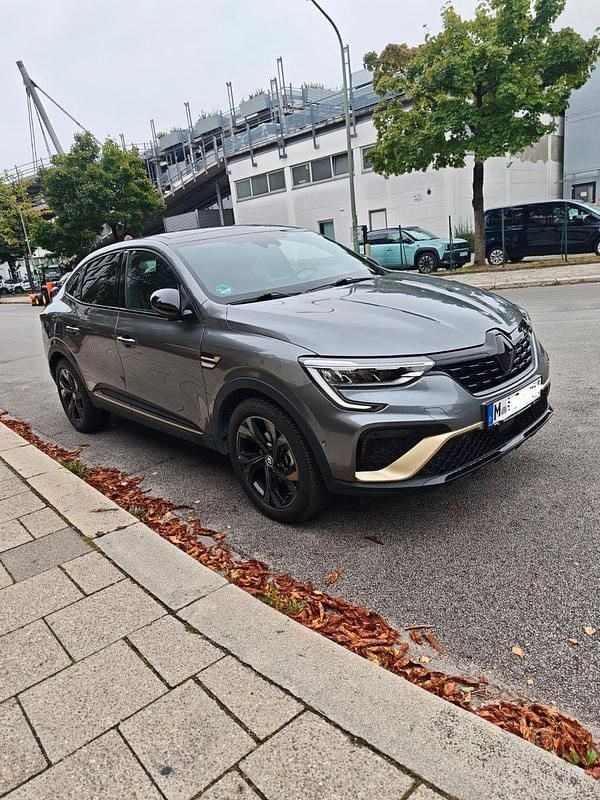 Grau Gebraucht 2022 Renault Arkana SUV | 22.990 € - Bild 1/4