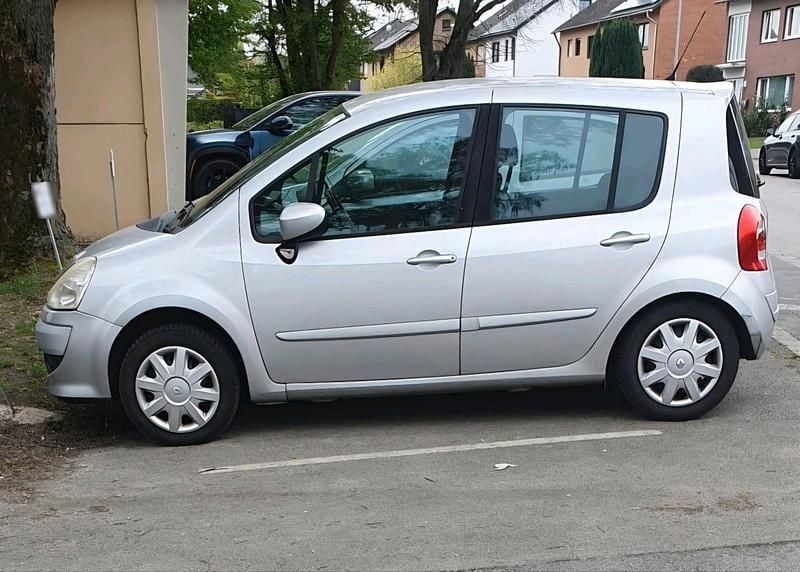 Second-hand Renault Modus 101 CP (74 kW) 2010 Argintiu Monovolum