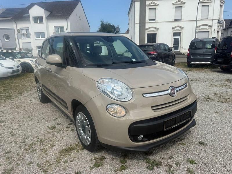 Beige Gebraucht 2017 Fiat 500L Pop Star Van / Kleinbus | 8.900 € (Fairer Preis) - Bild 1/4