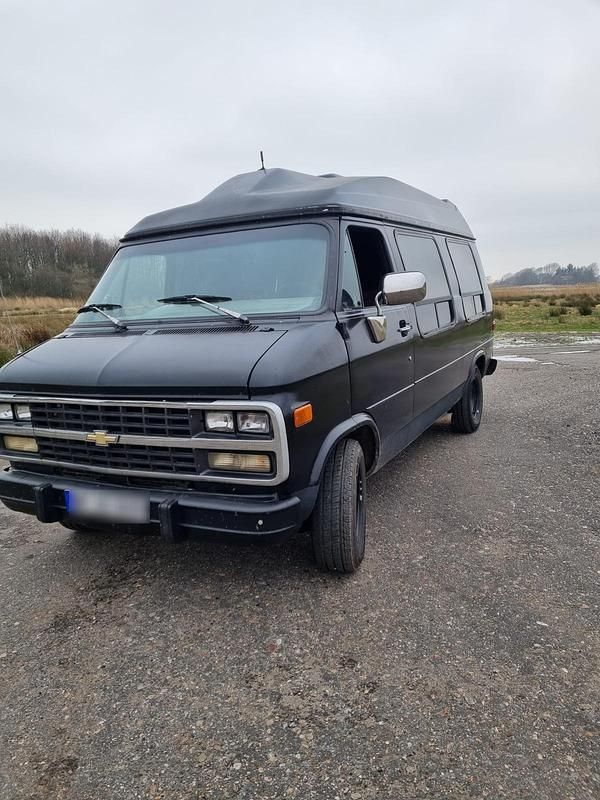 Second-hand Chevrolet G 254 CP (186 kW) 1995 Negru Van