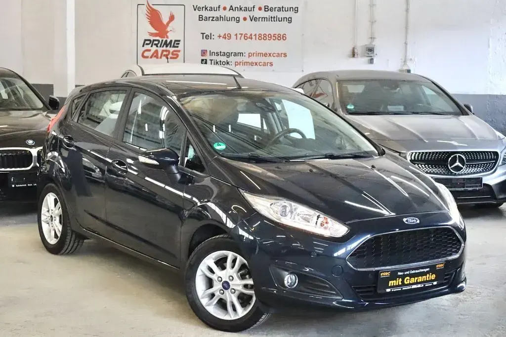 Gebraucht Ford Fiesta Celebration 80 PS (58 kW) 2017 Blau Kleinwagen