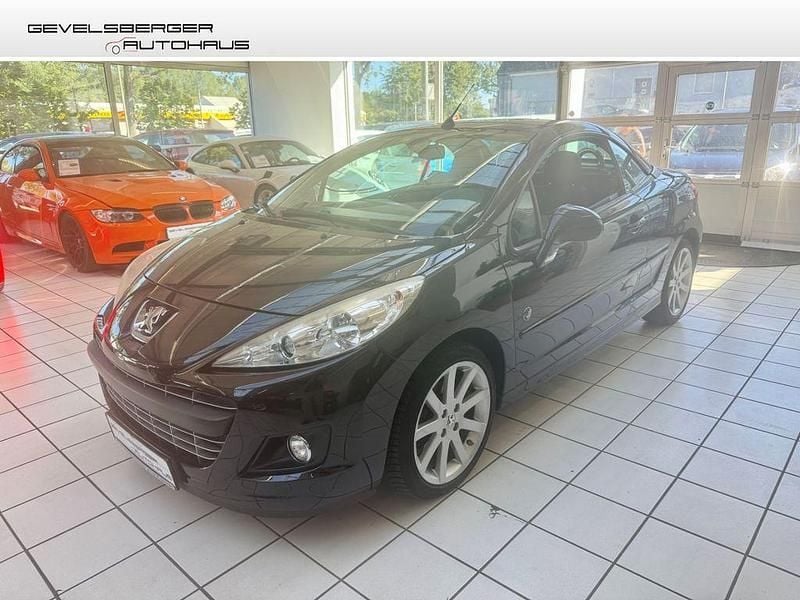 Farbe schwarz obsidien/metalli Gebraucht 2010 Peugeot 207 CC Roland Garros Cabrio | 8.980 € - Bild 1/4