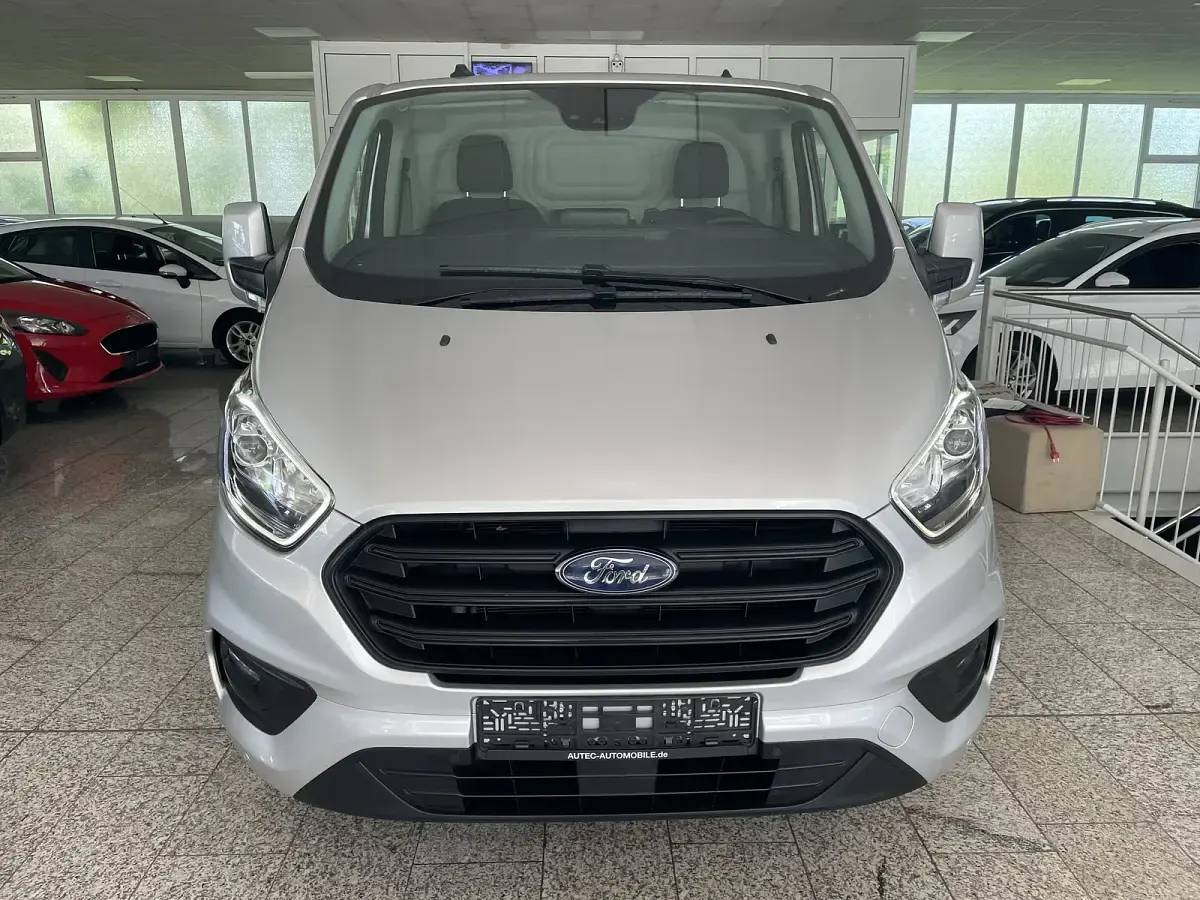 Gebraucht Ford Transit Custom 131 PS (96 kW) 2023 Silber, metallic Limousine