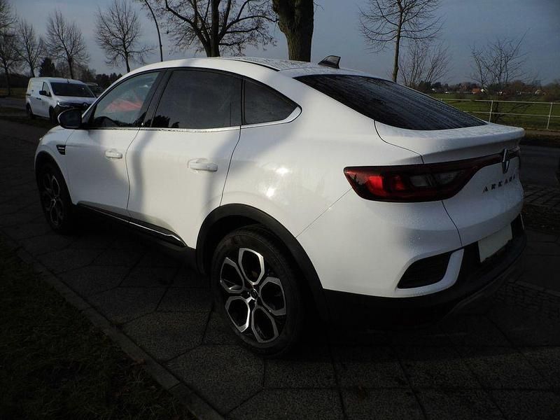 Gebraucht Renault Arkana Techno 140 PS (102 kW) 2022 Weiß SUV